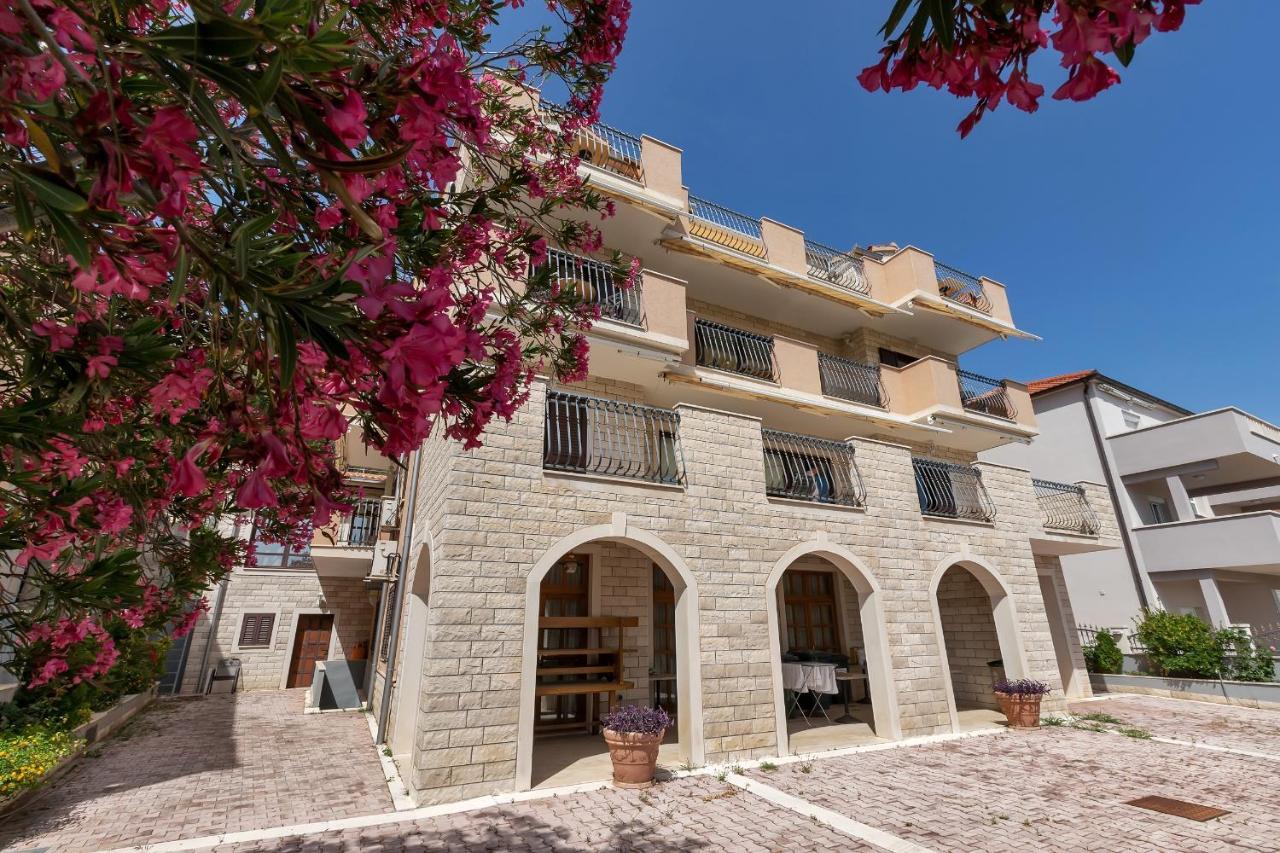 Apartments And Rooms With Parking Space Duce, Omis - 10303 Εξωτερικό φωτογραφία