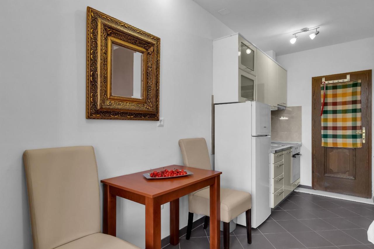 Apartments And Rooms With Parking Space Duce, Omis - 10303 Εξωτερικό φωτογραφία