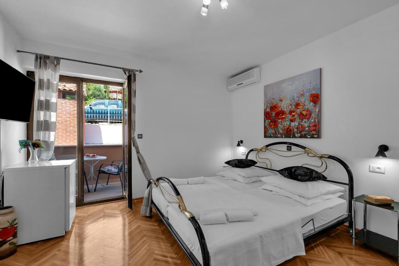 Apartments And Rooms With Parking Space Duce, Omis - 10303 Εξωτερικό φωτογραφία